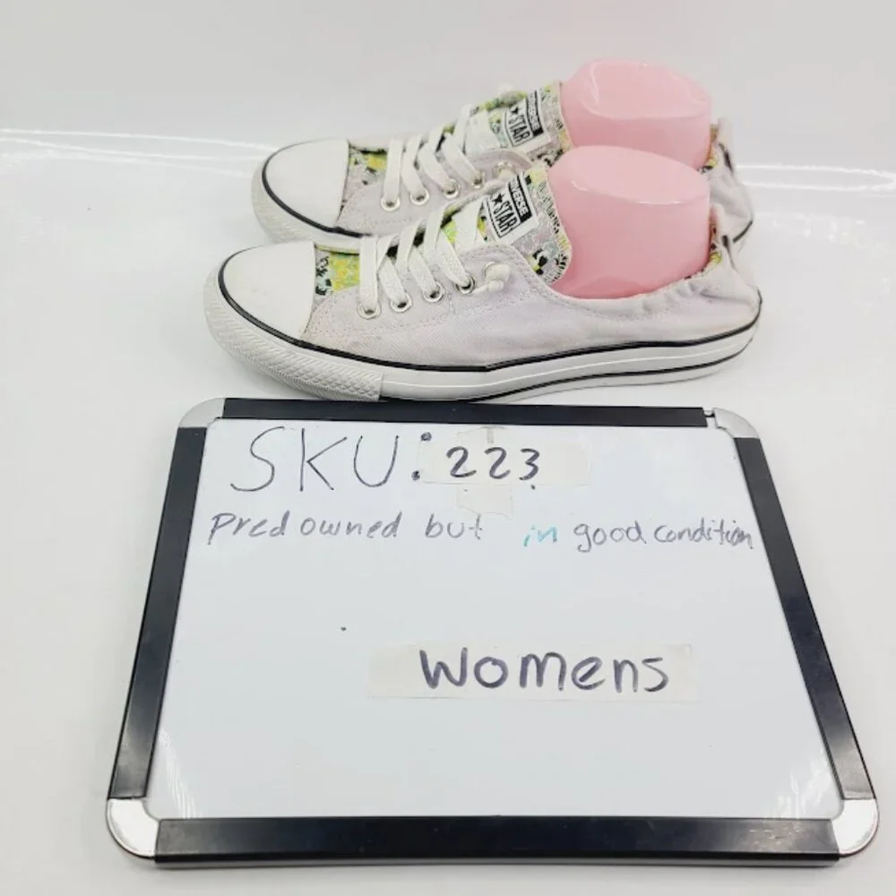 Converse Women's White Chuck‎ Lace Up Low Top Athletic Sneaker Size 11
